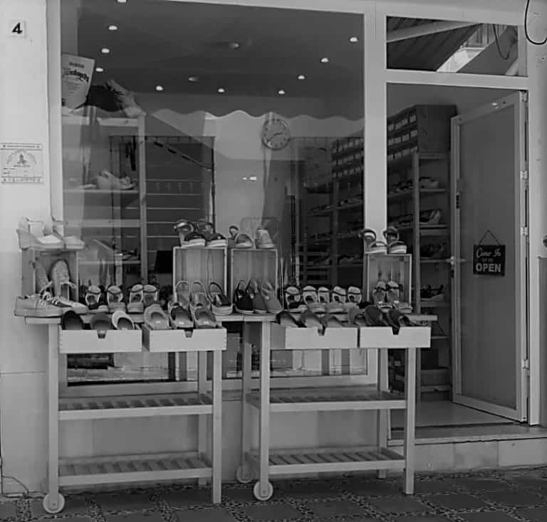 best shops marbella old town